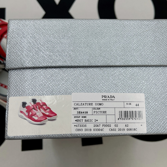 pra*a sneaker p046
