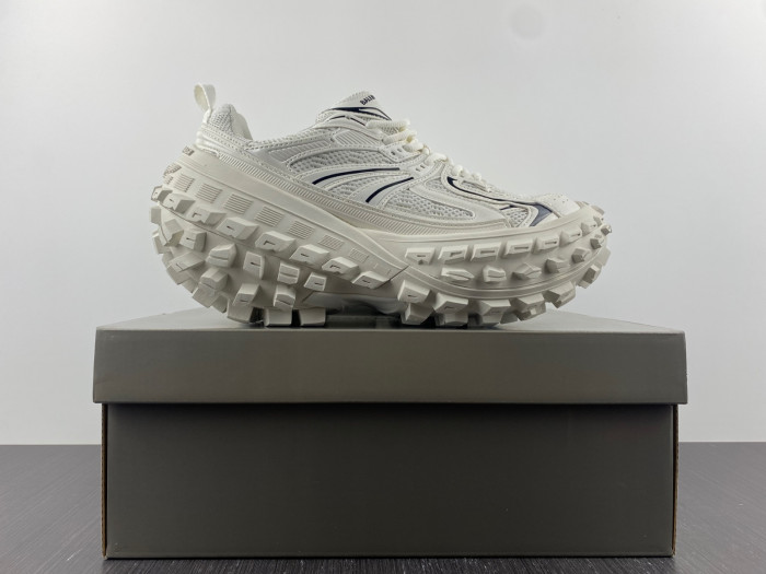 Ba*len*cia*ga defender trainers w2raa 9110