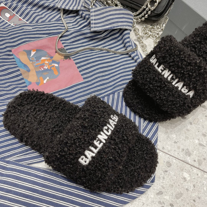 Ba*len*cia*ga Sandals W3R83 5000
