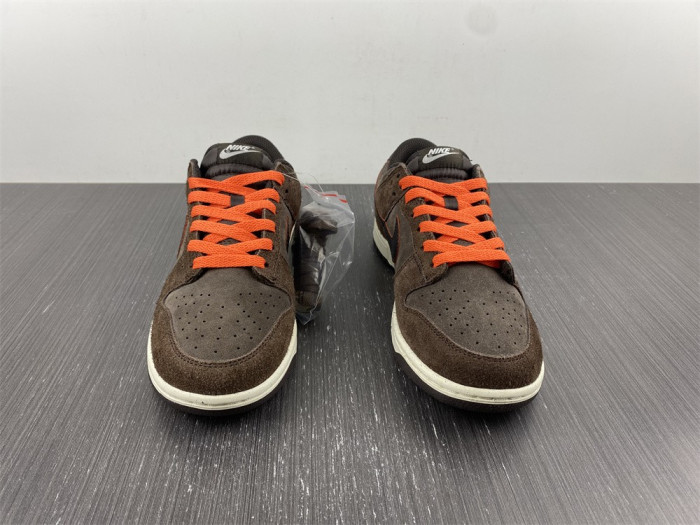 nike dunk low “baroque brown” dq8801-200