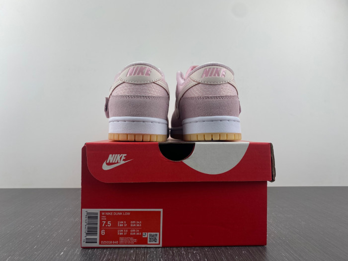 nike dunk low teddy bear dz5318-640