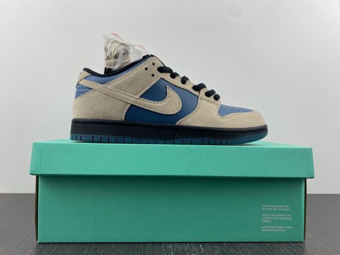 nike dunk low light cream thunderstorm bq6817-200