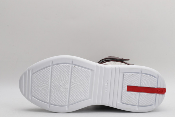 pra*a sneaker p019
