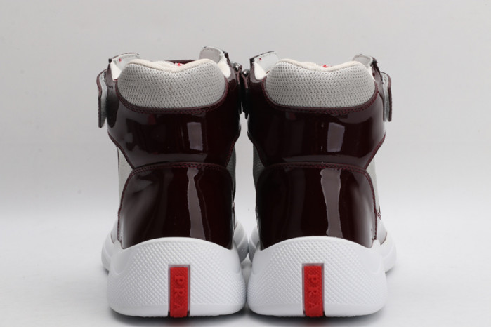 pra*a sneaker p019