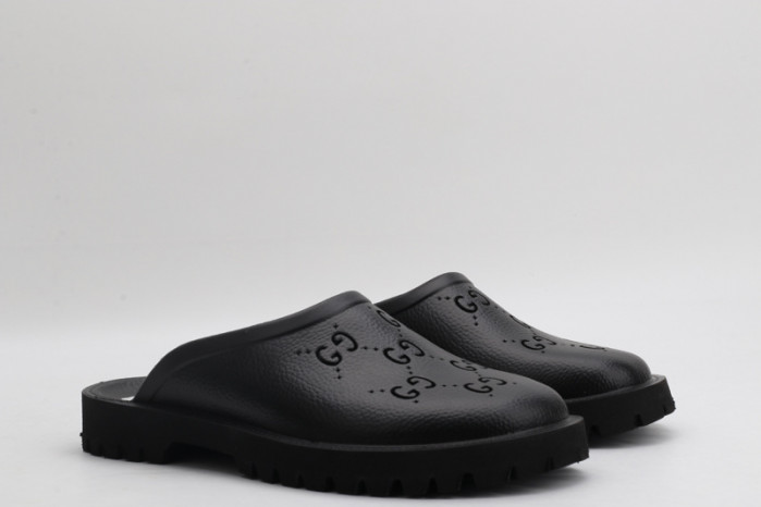 G*u*i SLIDES D6585