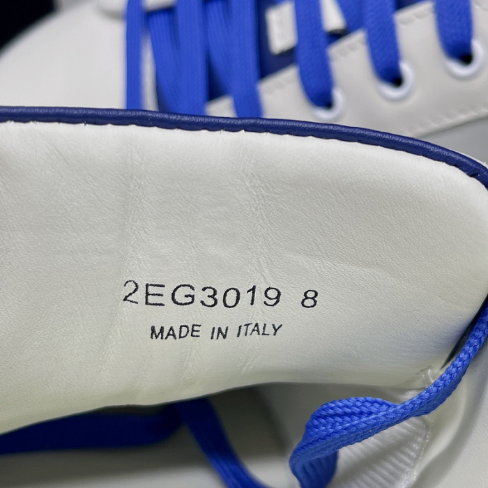 pra*a sneaker p035