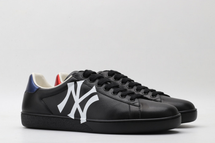g*u*i ace embroidered low-top sneaker g103