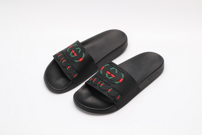 G*u*i SLIPPERS D6587