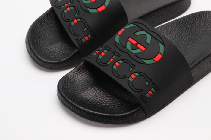 G*u*i SLIPPERS D6587