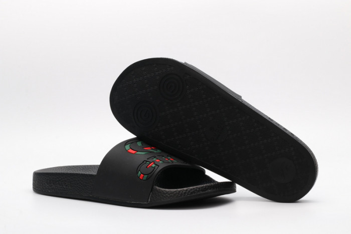 G*u*i SLIPPERS D6587