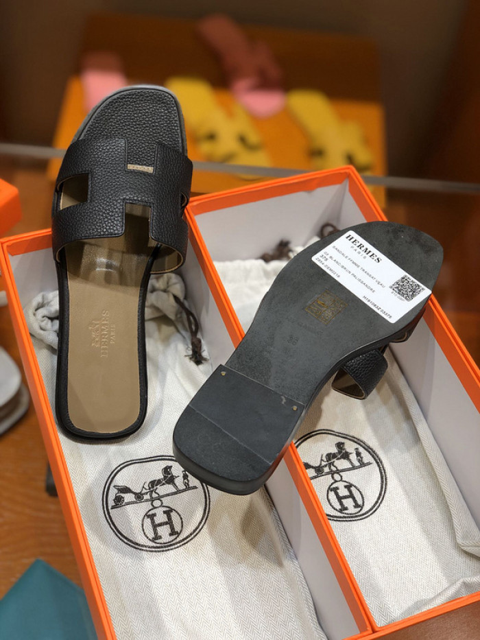 H**mes SLIPPERS H064