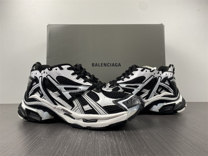 Ba*len*cia*ga runner w3rb2 9010