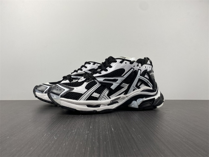 Ba*len*cia*ga runner w3rb2 9010