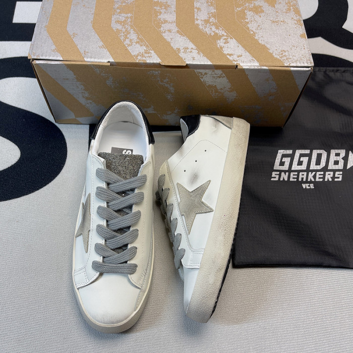 Golden Go*e S*per-Star SNEAKER GG06
