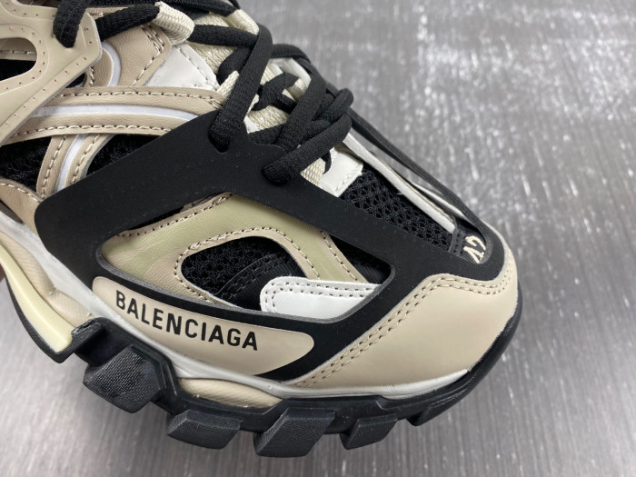 Ba*len*cia*ga track 542023 w3ac4 8071