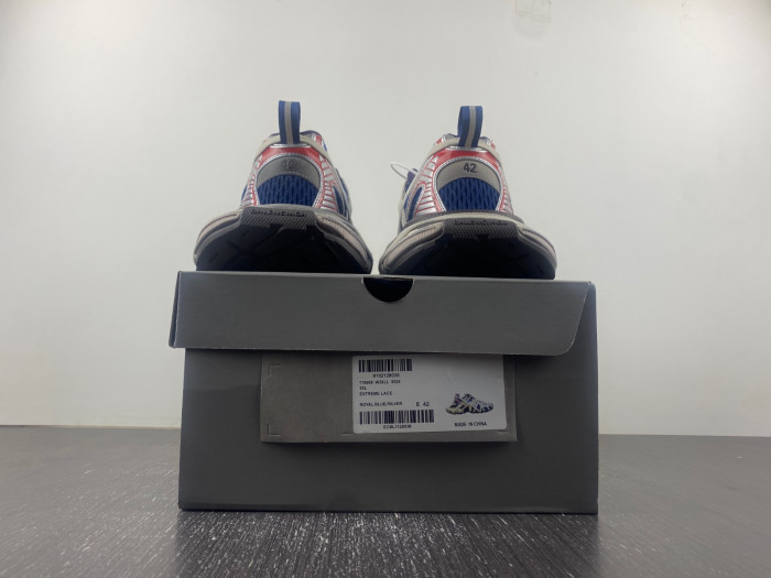 Ba*len*cia*ga phantom sneaker 778698 w3xll 0525
