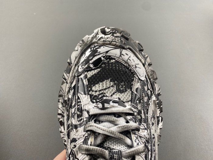 Ba*len*cia*ga defender trainers 685613-w2rg1 9010
