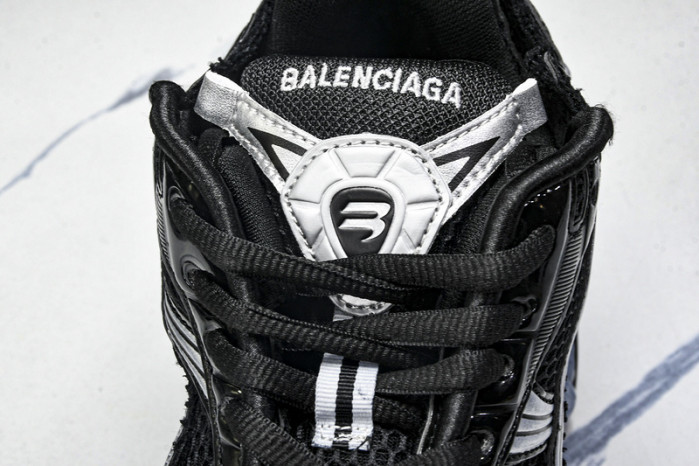 Ba*len*cia*ga Runner 772774 W3RNY 0322