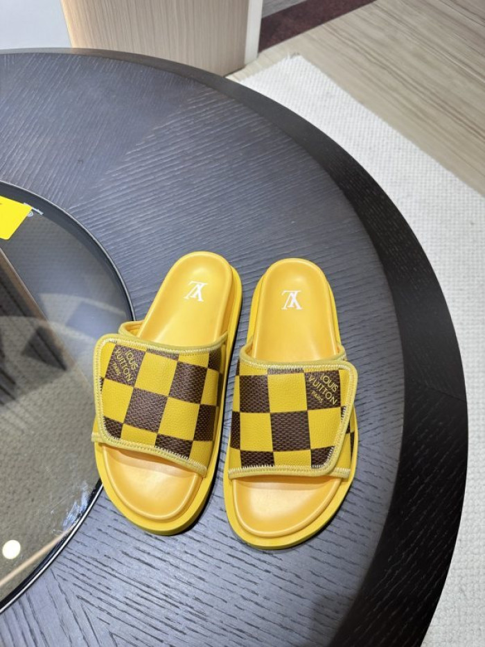 L0VT SANDALS