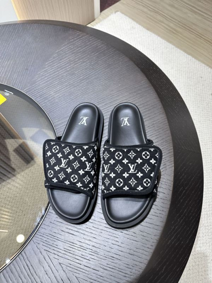 L0VT SANDALS
