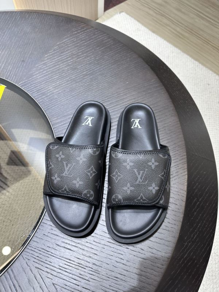 L0VT SANDALS