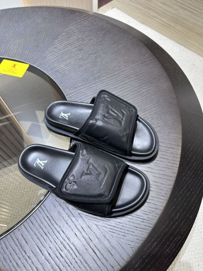 L0VT SANDALS