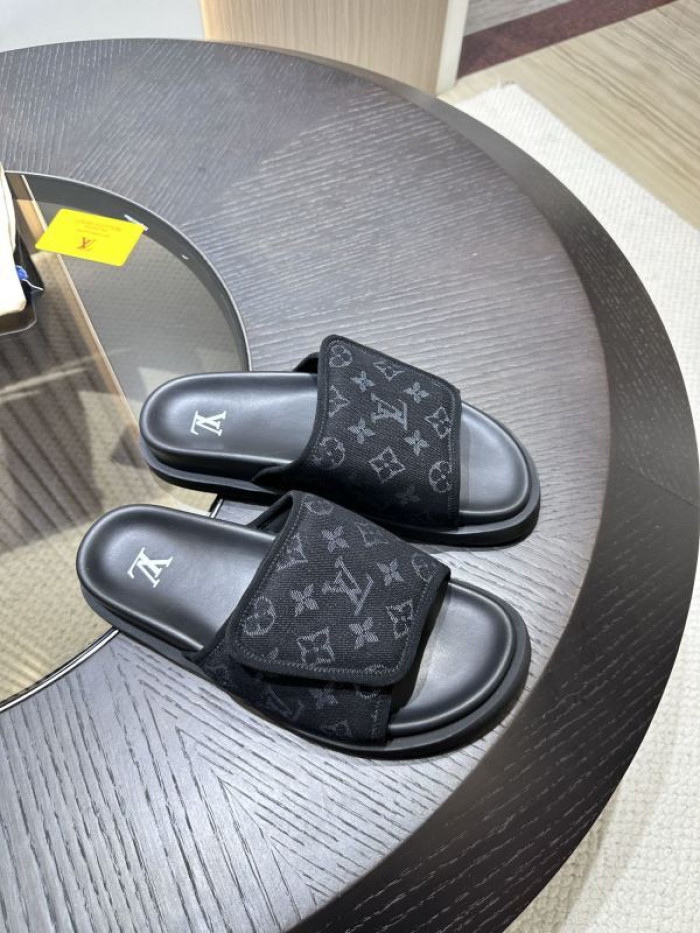 L0VT SANDALS