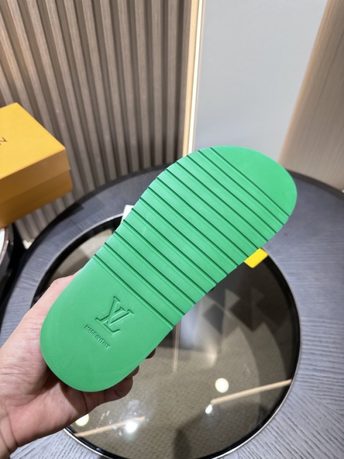 L0VT SANDALS