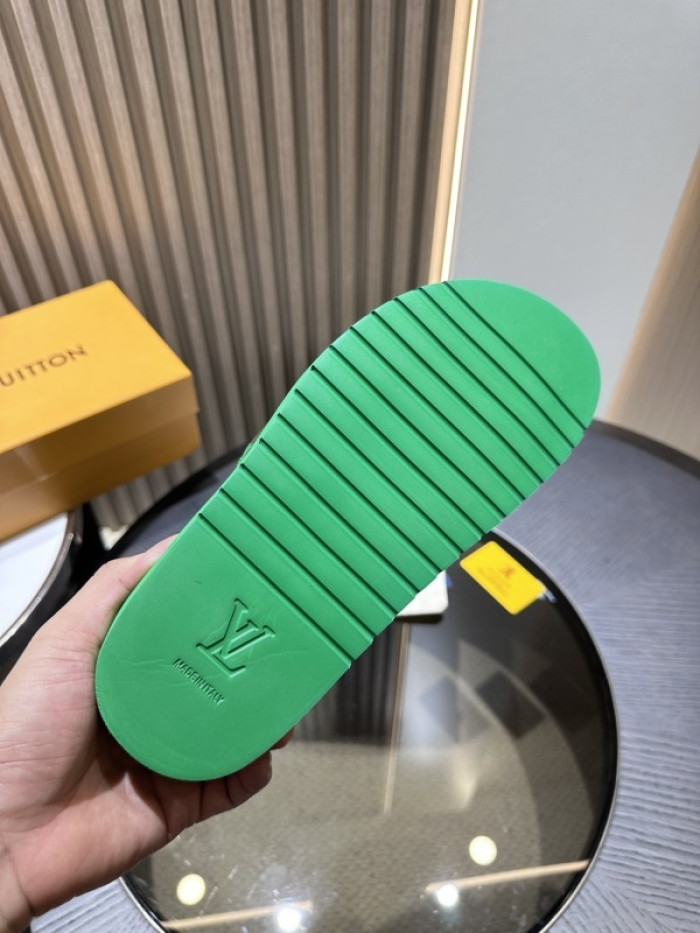 L0VT SANDALS