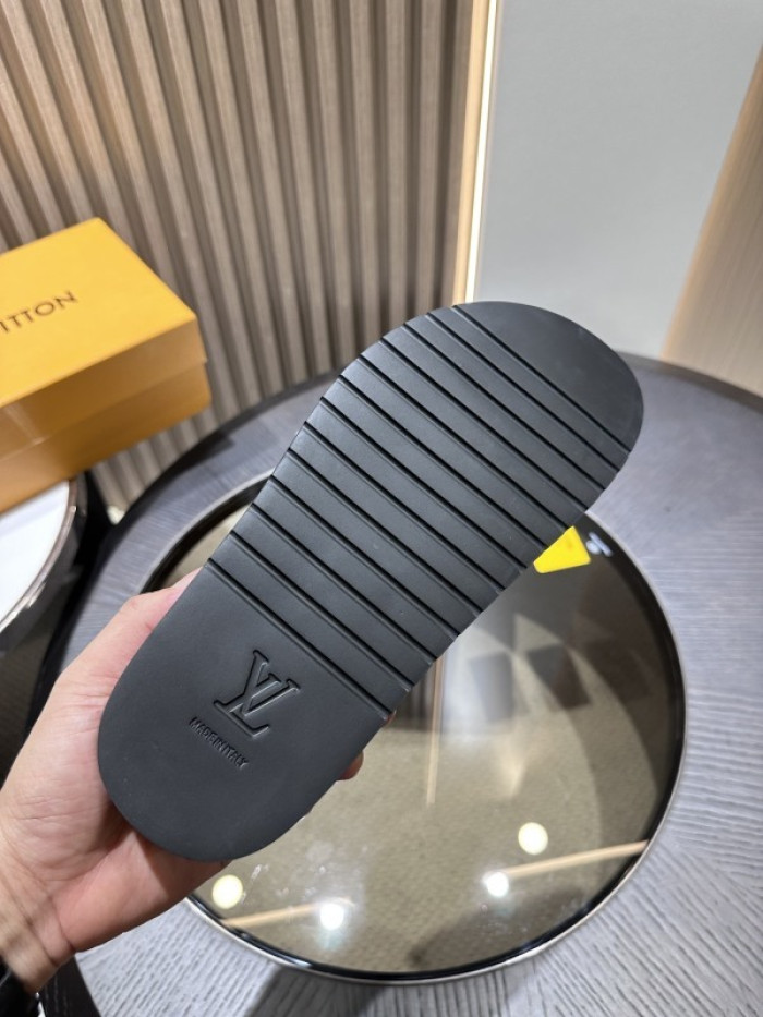 L0VT SANDALS