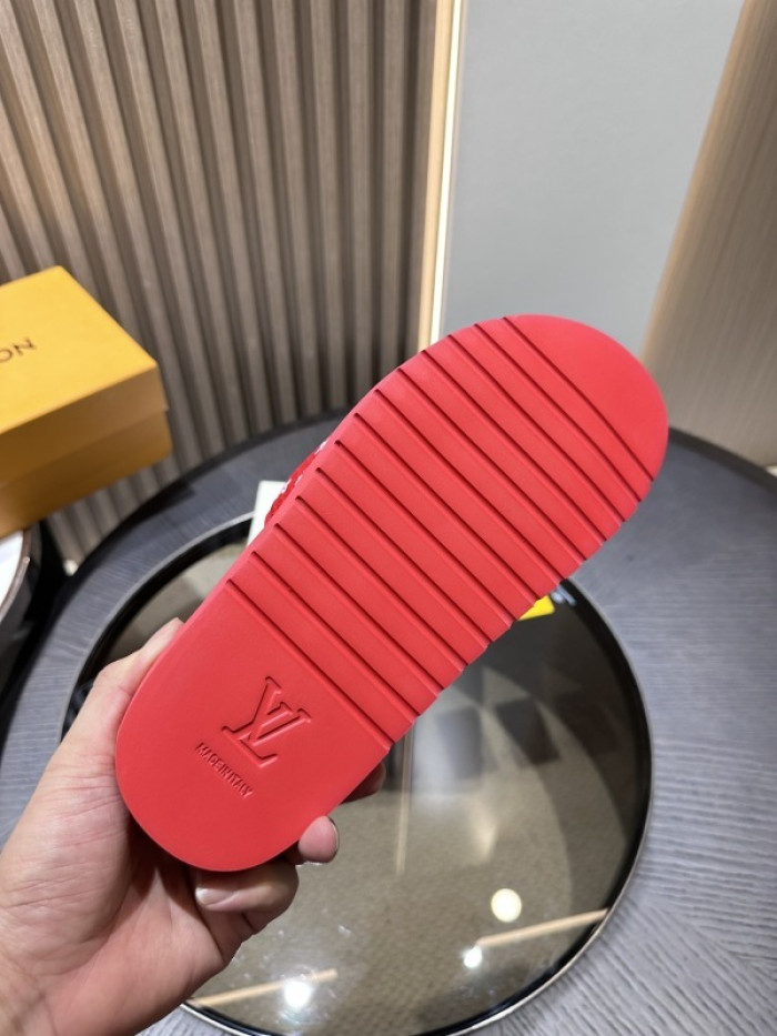 L0VT SANDALS