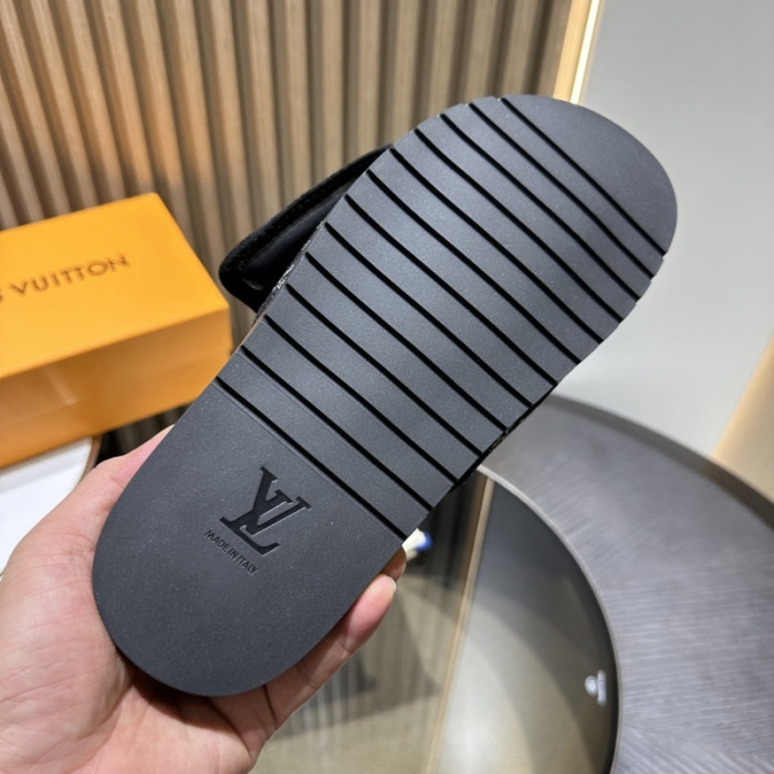 L0VT SANDALS