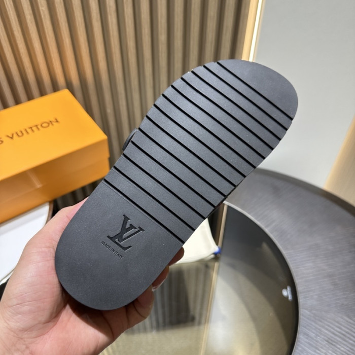 L0VT SANDALS