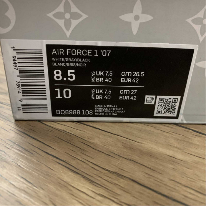 l0vt sneakers