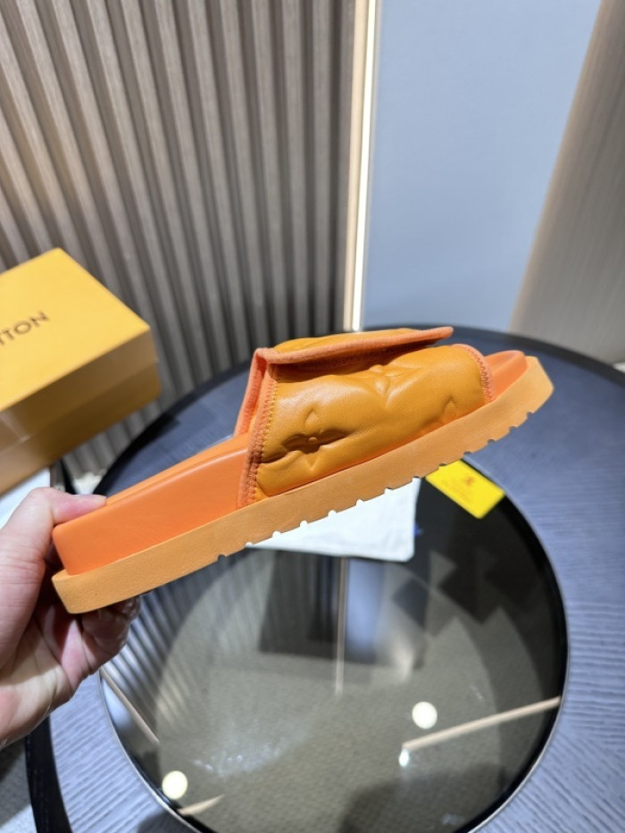 L0VT SANDALS