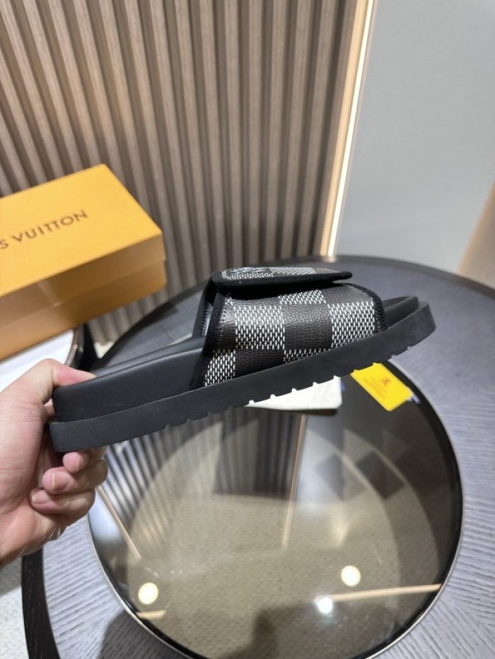 L0VT SANDALS