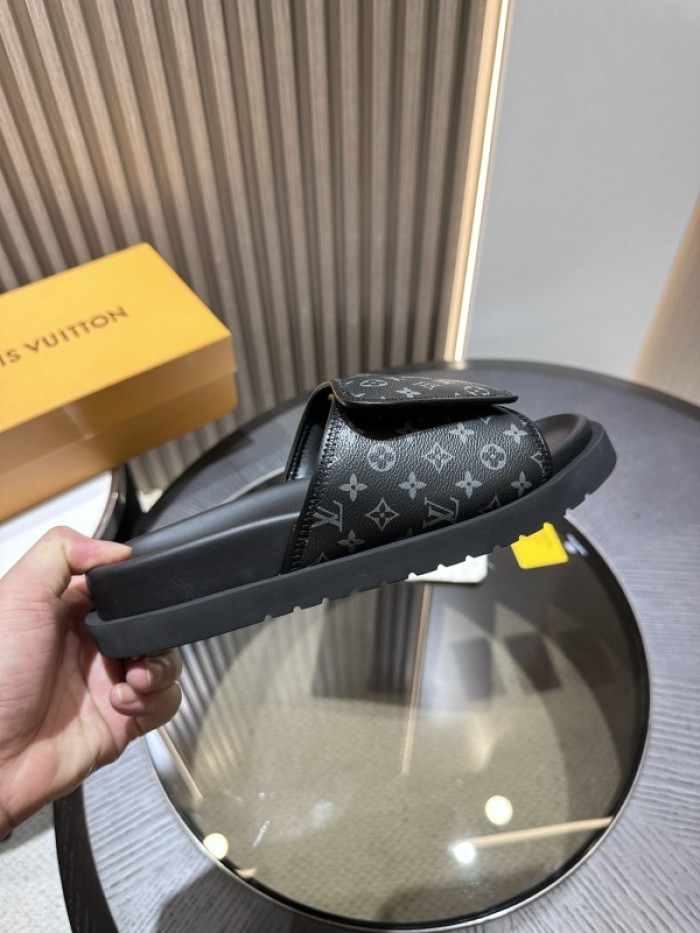 L0VT SANDALS