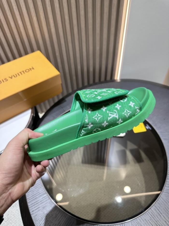 L0VT SANDALS