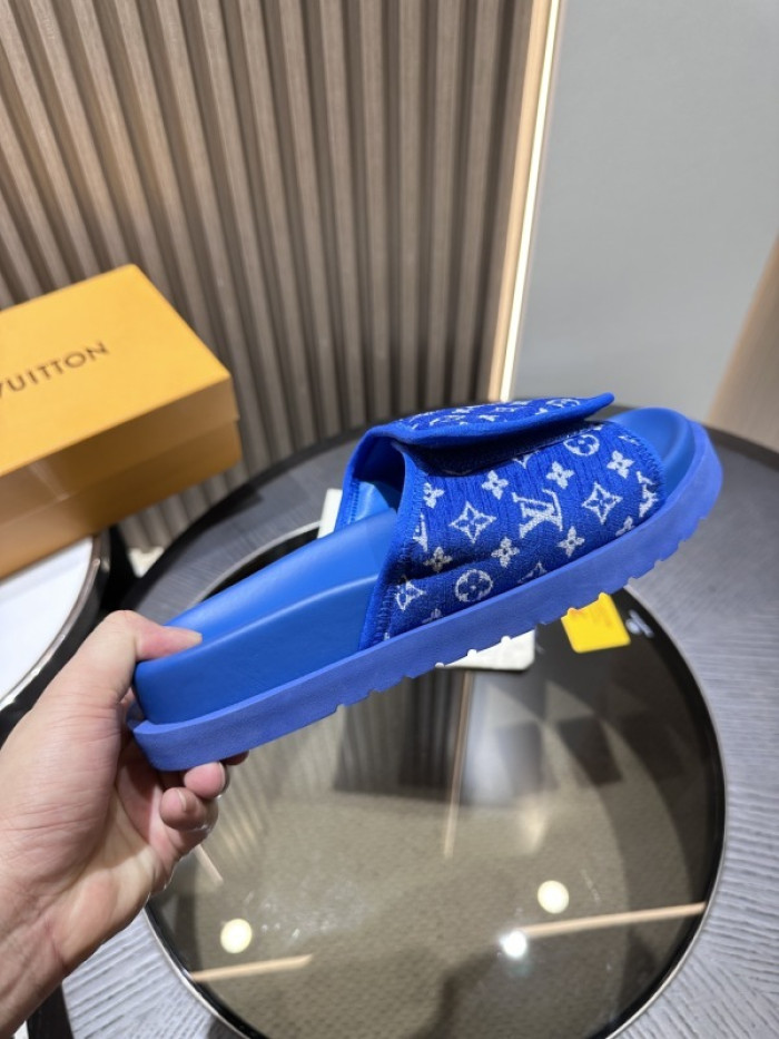 L0VT SANDALS
