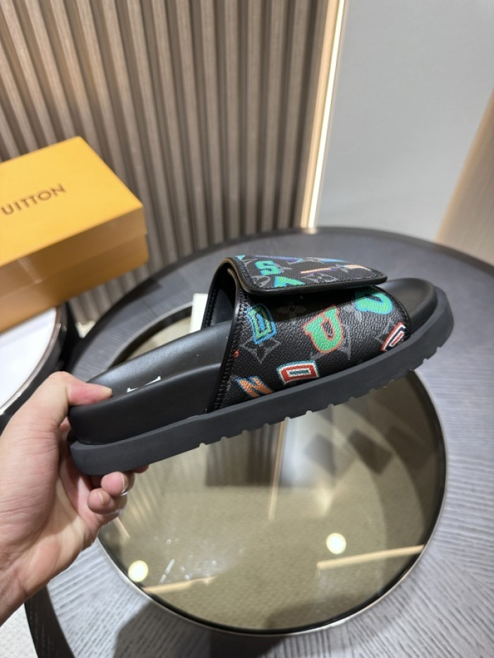 L0VT SANDALS
