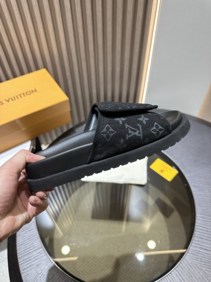 L0VT SANDALS