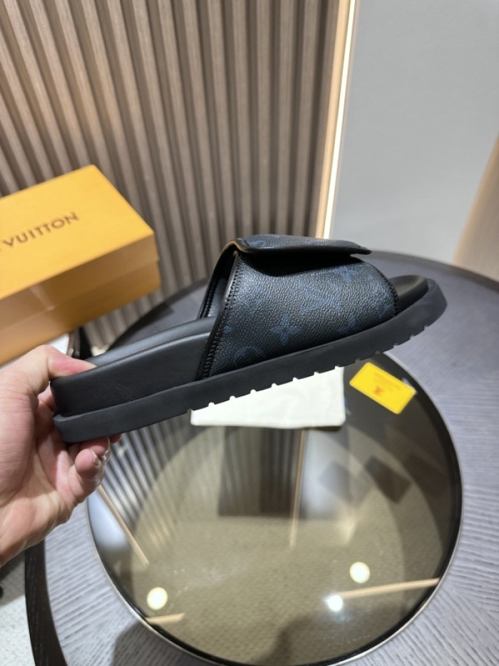 L0VT SANDALS