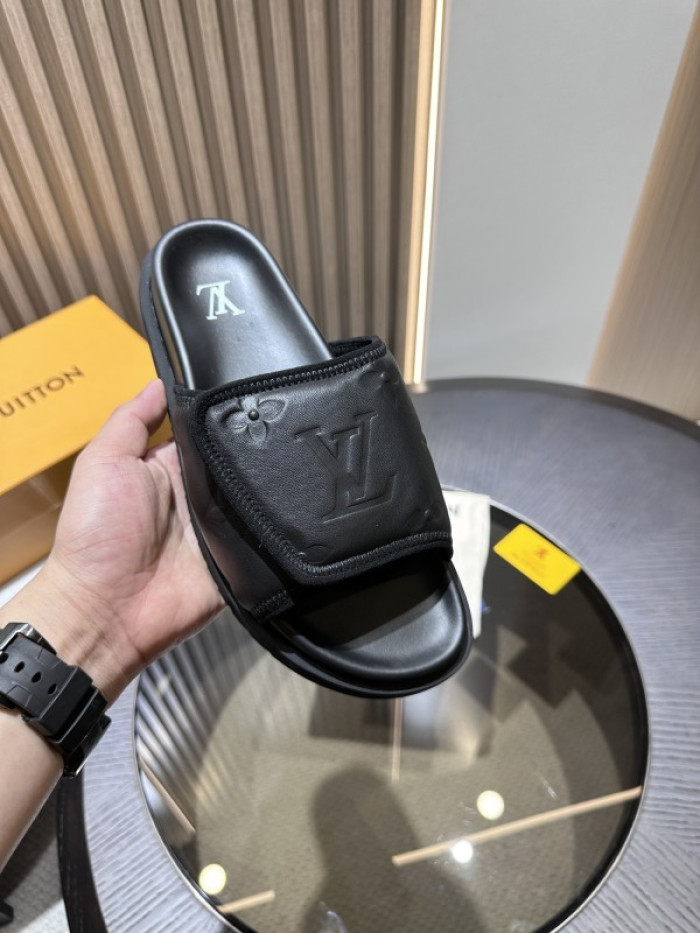 L0VT SANDALS
