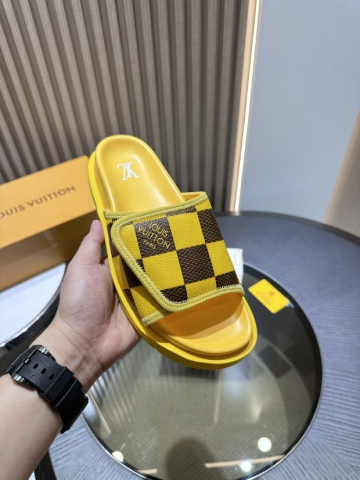 L0VT SANDALS
