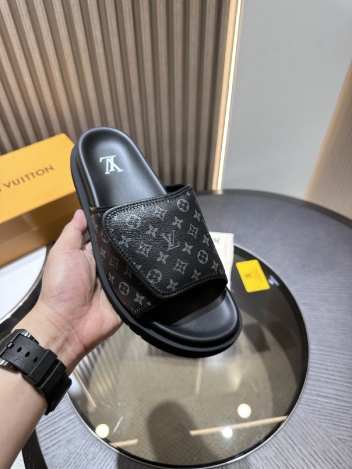 L0VT SANDALS