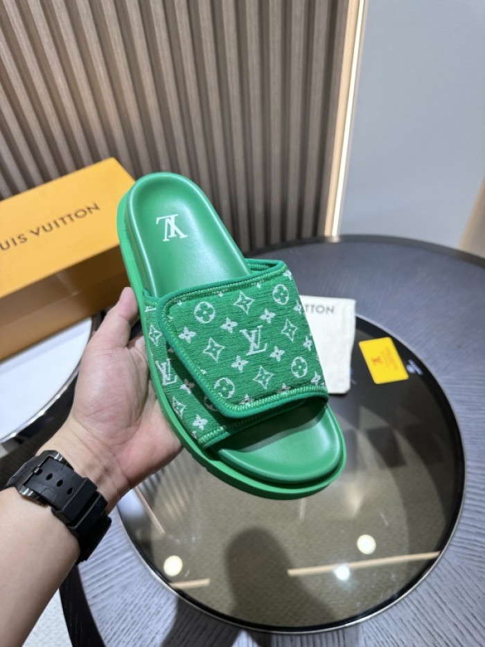 L0VT SANDALS