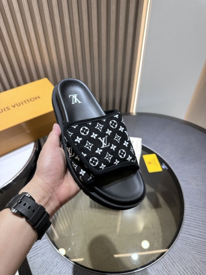 L0VT SANDALS