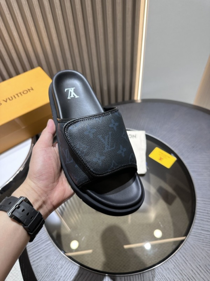 L0VT SANDALS