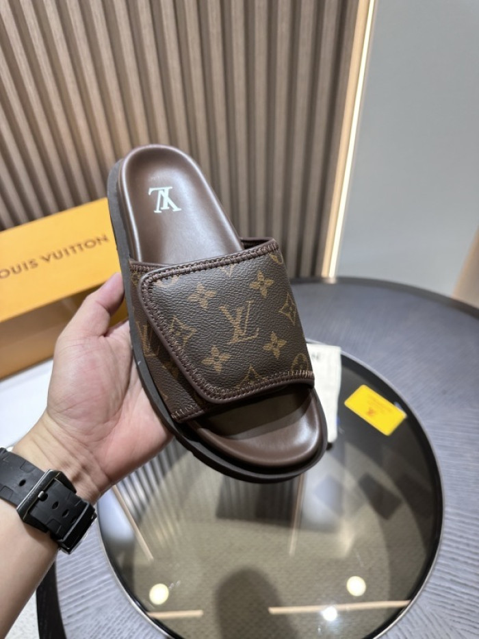 L0VT SANDALS