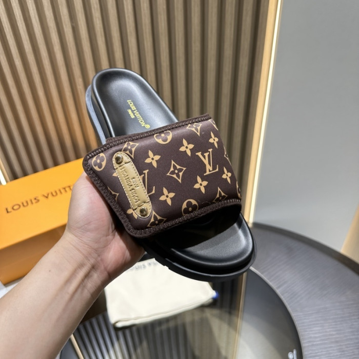 L0VT SANDALS